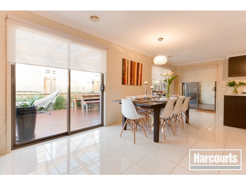 18 Yammerbook Way, Cranbourne East VIC 3977