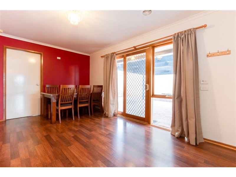 147 Lawless Drive, Cranbourne North VIC 3977