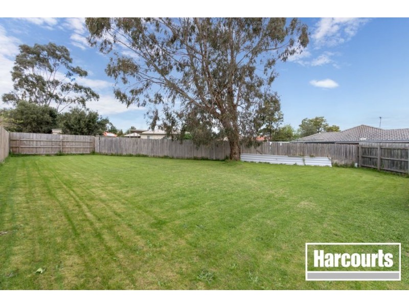 5 Walnut Court, Cranbourne North VIC 3977