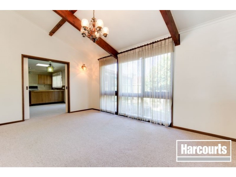 8 Bunurong Place, Cranbourne VIC 3977