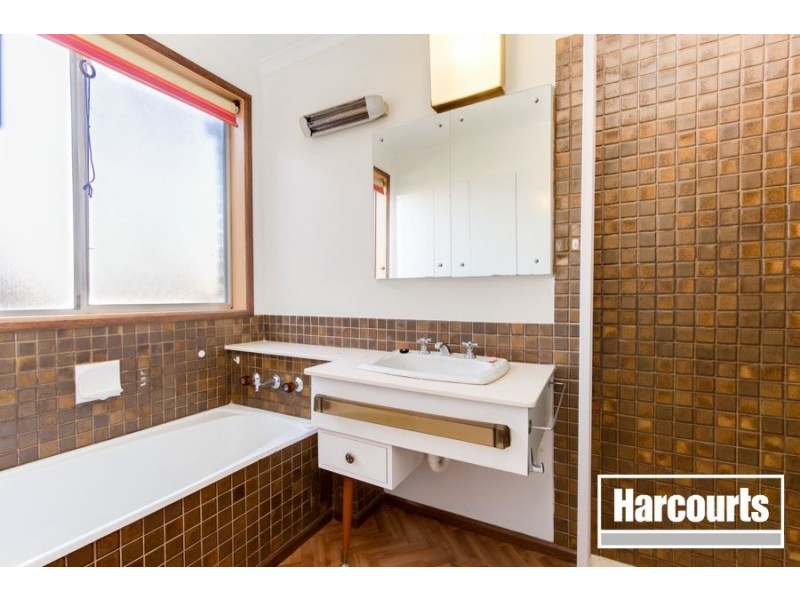 8 Bunurong Place, Cranbourne VIC 3977