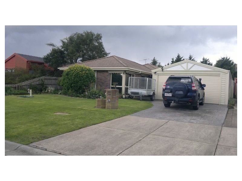 12 Sharne Court, Cranbourne North VIC 3977