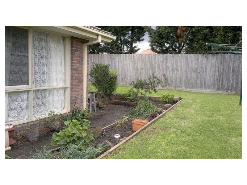 12 Sharne Court, Cranbourne North VIC 3977