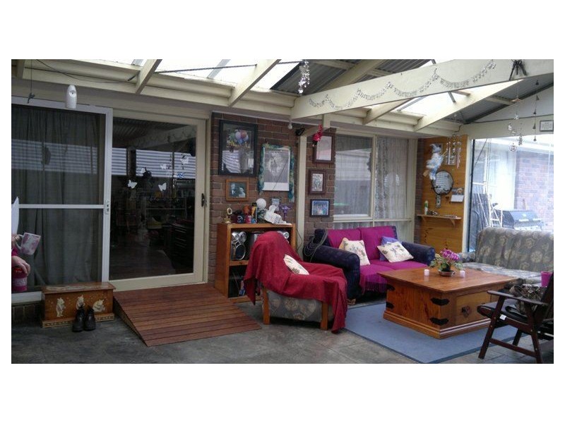 12 Sharne Court, Cranbourne North VIC 3977