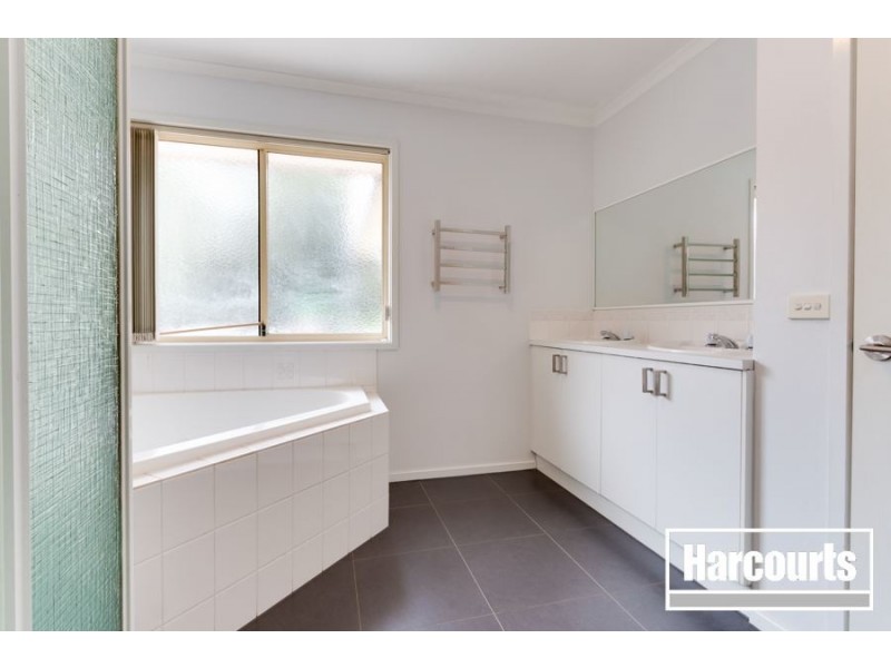 19 Gull Way, Narre Warren South VIC 3805