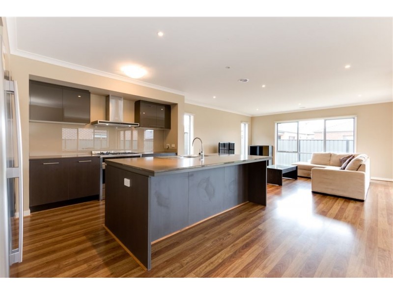 30 Falabela Road, Clyde North VIC 3978