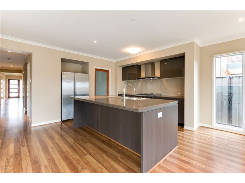 30 Falabela Road, Clyde North VIC 3978