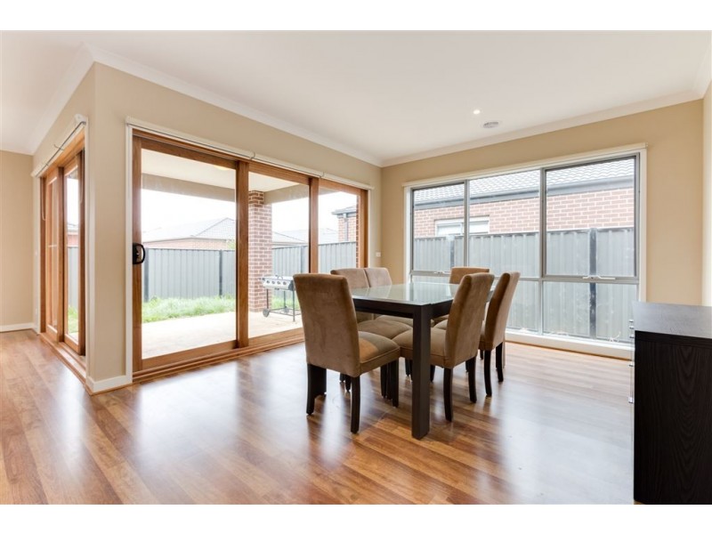 30 Falabela Road, Clyde North VIC 3978