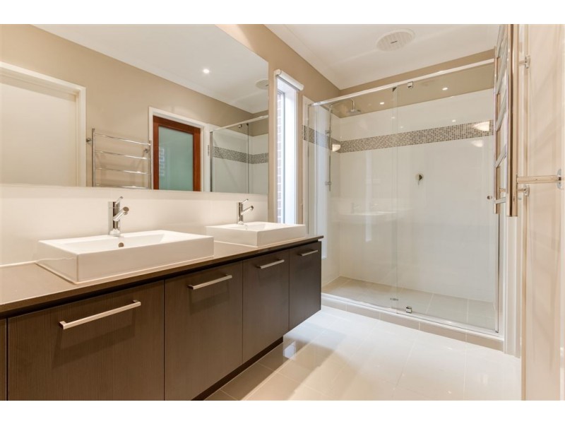 30 Falabela Road, Clyde North VIC 3978