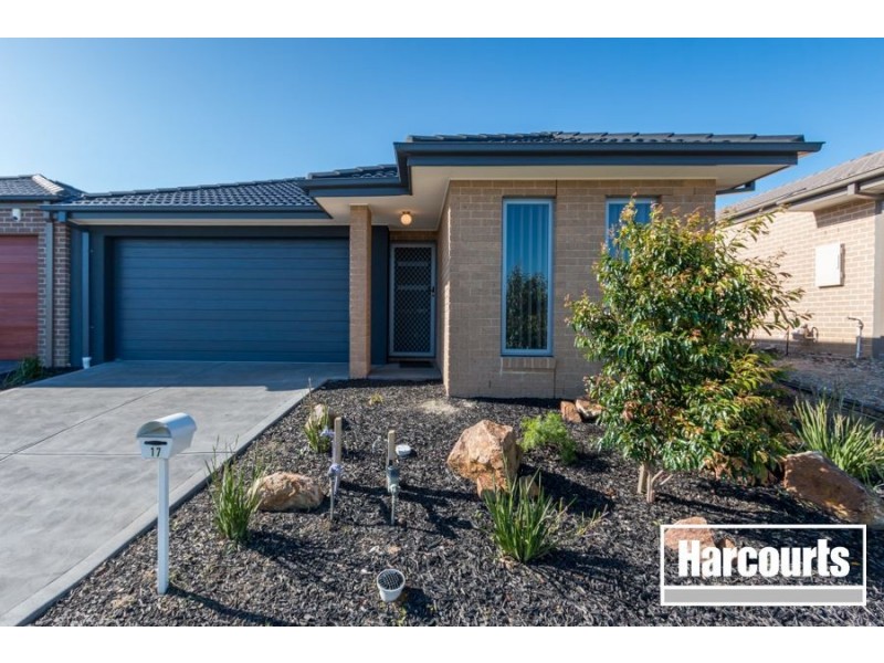 17 Paso Grove, Clyde North VIC 3978