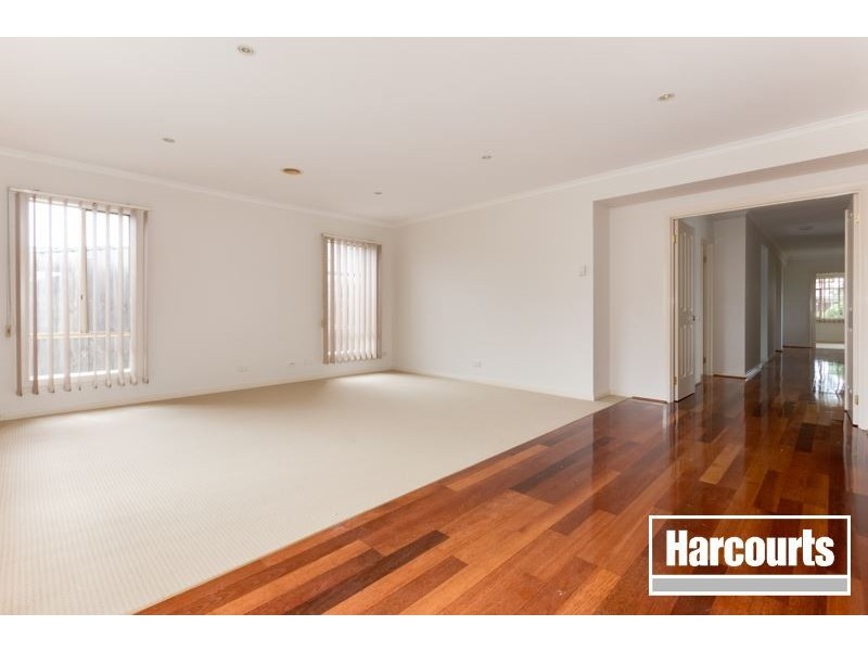 13 Stonehaven Avenue, Cranbourne VIC 3977