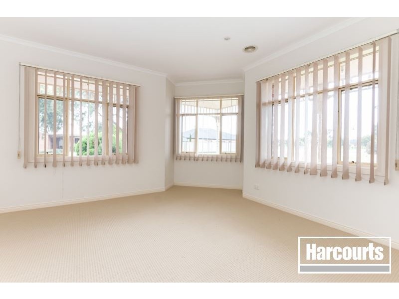 13 Stonehaven Avenue, Cranbourne VIC 3977