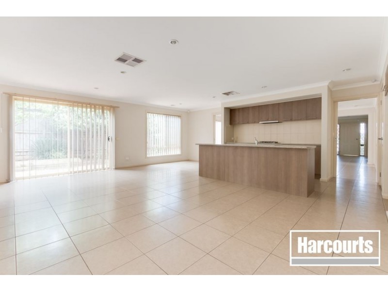 6 Tulip Grove, Cranbourne VIC 3977