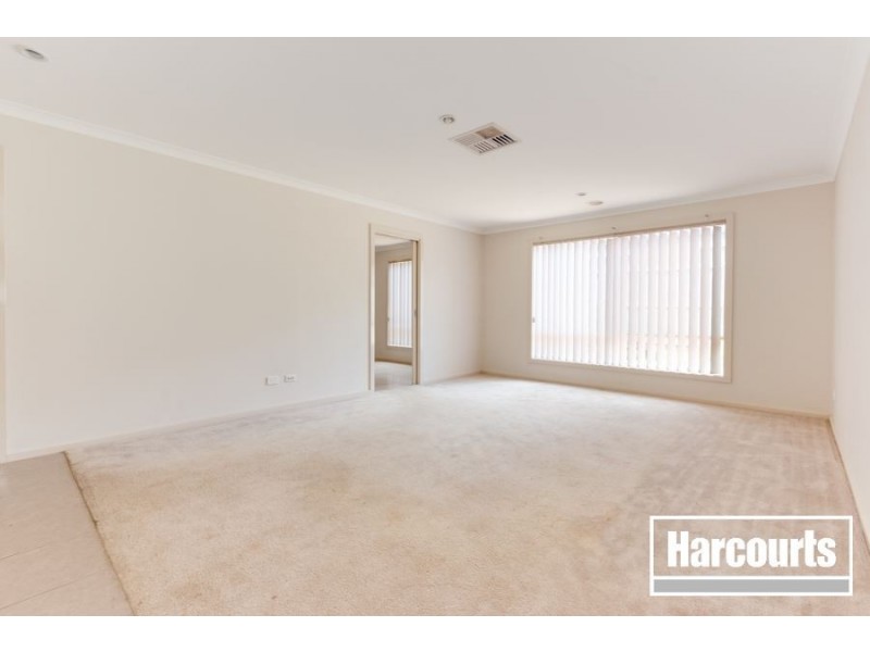 6 Tulip Grove, Cranbourne VIC 3977