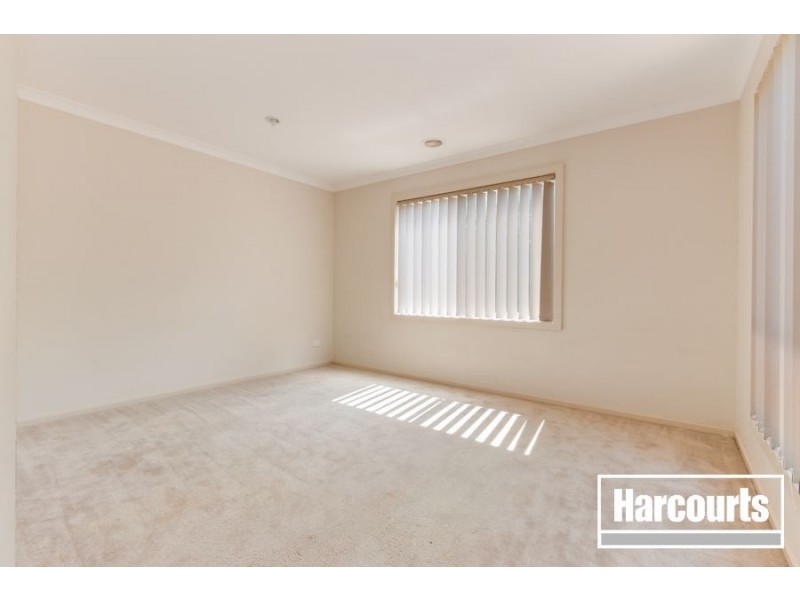 6 Tulip Grove, Cranbourne VIC 3977