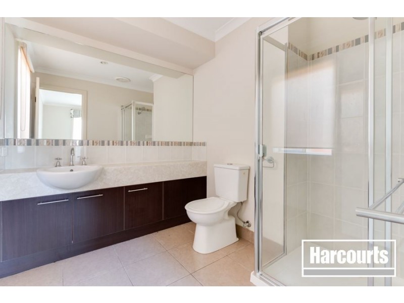 6 Tulip Grove, Cranbourne VIC 3977