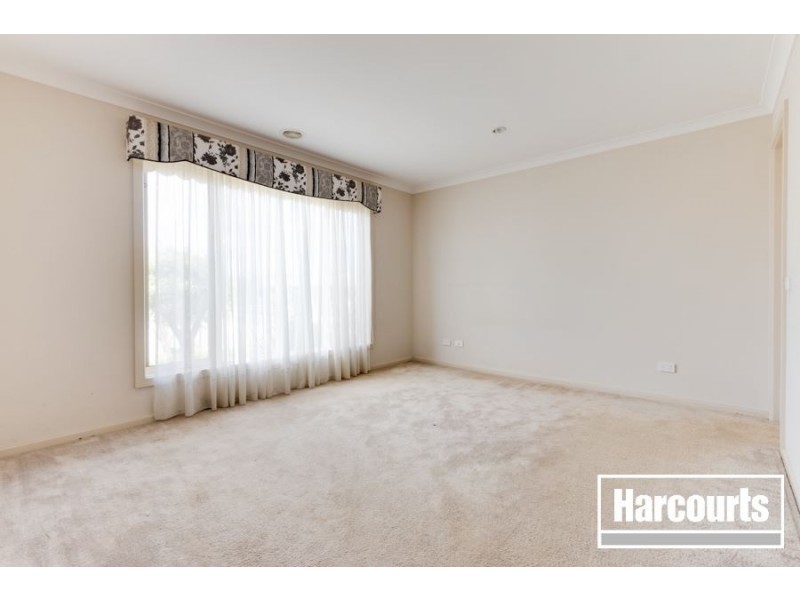 6 Tulip Grove, Cranbourne VIC 3977