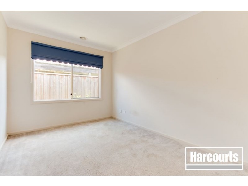 6 Tulip Grove, Cranbourne VIC 3977