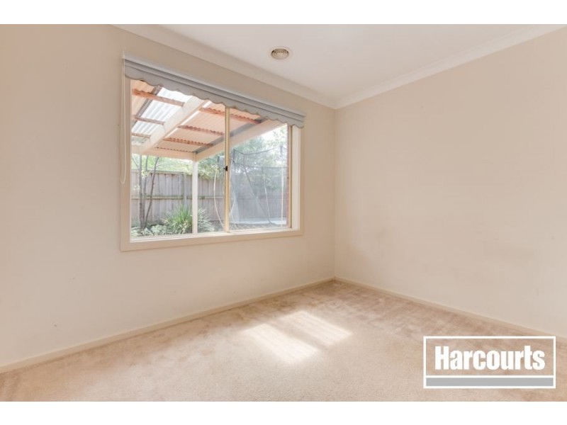 6 Tulip Grove, Cranbourne VIC 3977