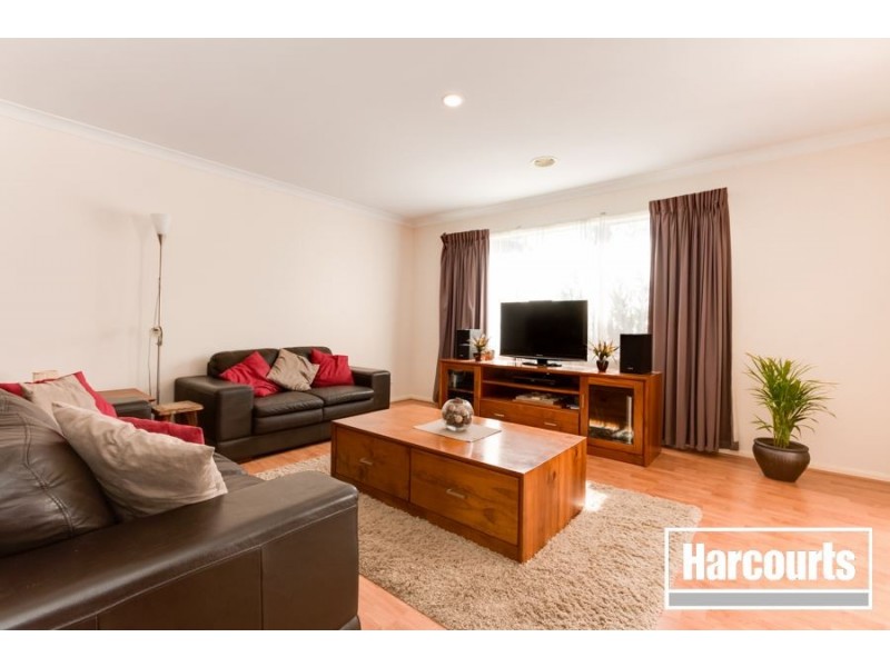 42 Hunt Club Boulevard, Cranbourne East VIC 3977