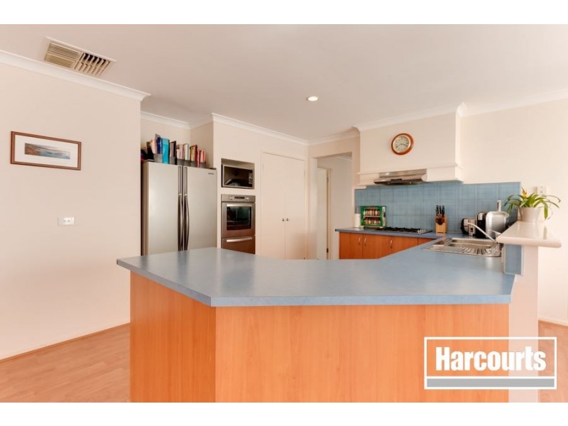 42 Hunt Club Boulevard, Cranbourne East VIC 3977