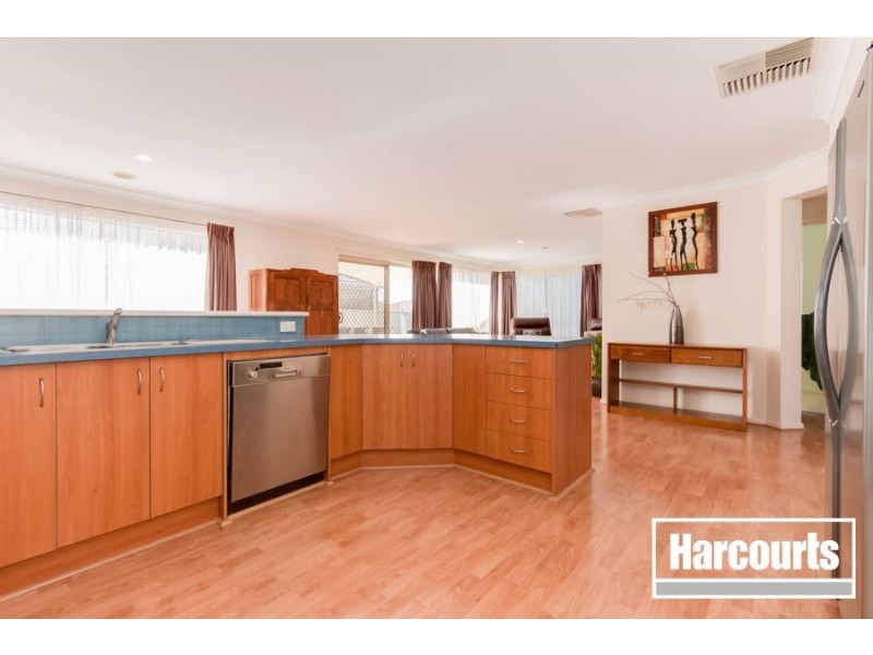 42 Hunt Club Boulevard, Cranbourne East VIC 3977