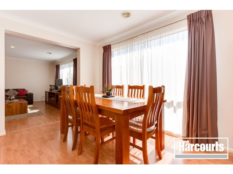 42 Hunt Club Boulevard, Cranbourne East VIC 3977