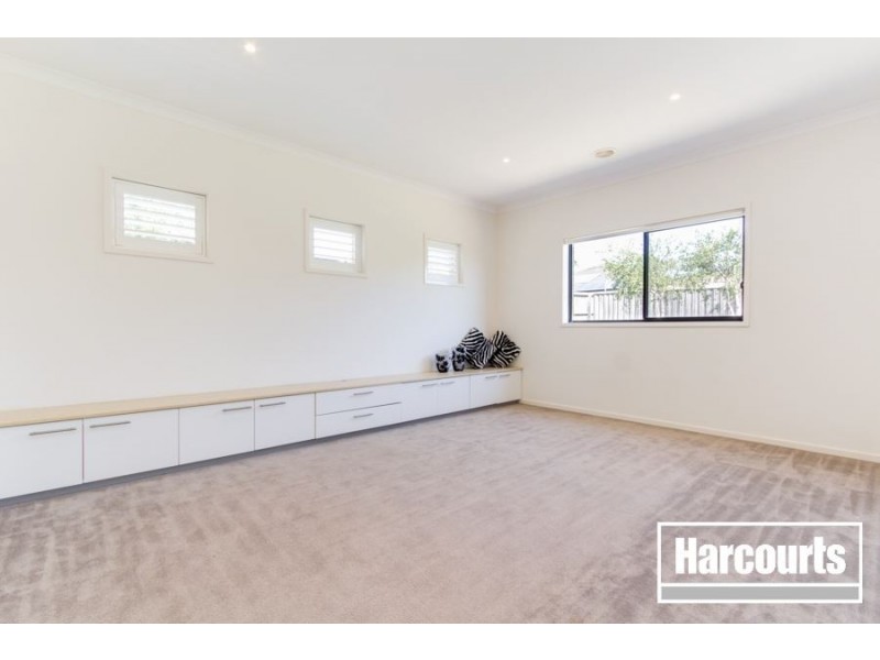 18 Waterbury Street, Cranbourne VIC 3977