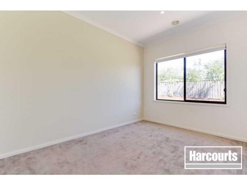18 Waterbury Street, Cranbourne VIC 3977