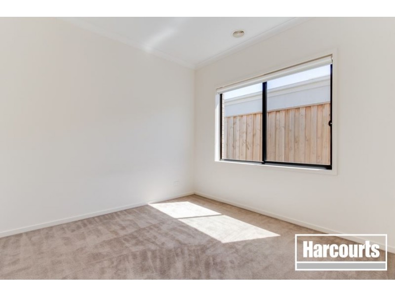 18 Waterbury Street, Cranbourne VIC 3977