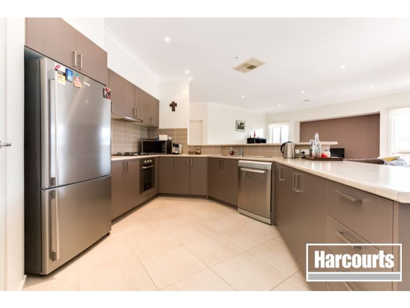 63 Mannavue Boulevard, Cranbourne North VIC 3977