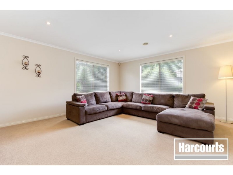 5 Spring Water Crescent, Cranbourne VIC 3977