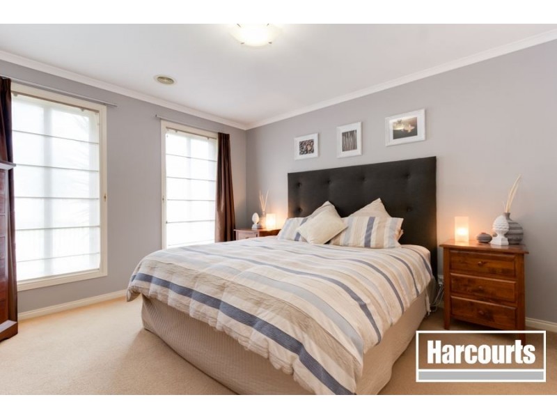 5 Spring Water Crescent, Cranbourne VIC 3977