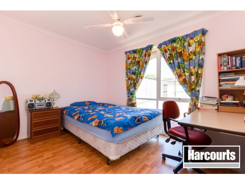 8 Lindenow Court, Cranbourne North VIC 3977