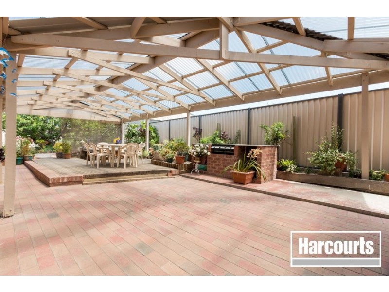 8 Lindenow Court, Cranbourne North VIC 3977