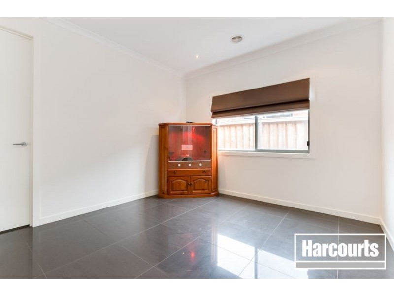 11 Hayton Park Boulevard, Cranbourne West VIC 3977