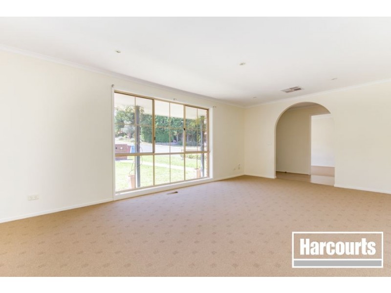 10 Maryn Close, Berwick VIC 3806