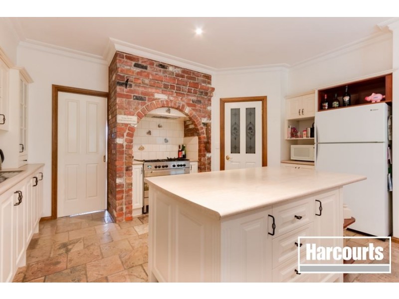 6 Walter Way, Cranbourne South VIC 3977