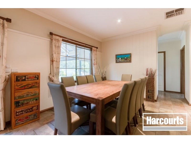 6 Walter Way, Cranbourne South VIC 3977