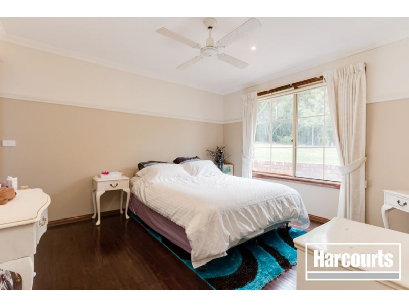 6 Walter Way, Cranbourne South VIC 3977