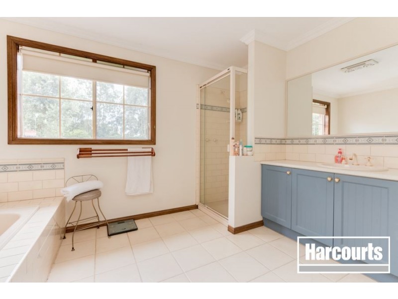 6 Walter Way, Cranbourne South VIC 3977