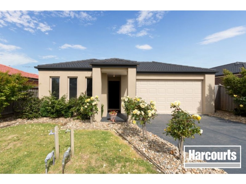 15 Bushranger Boulevard, Cranbourne East VIC 3977