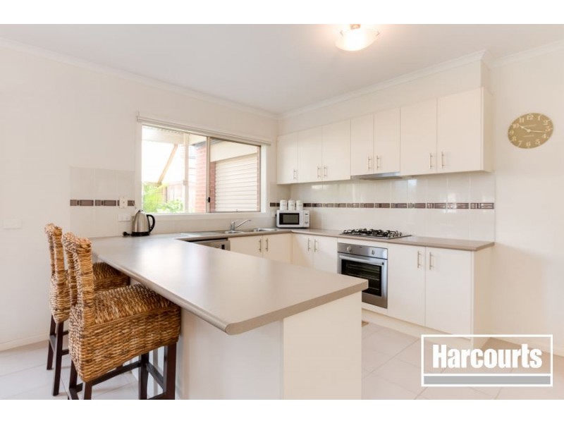 15 Bushranger Boulevard, Cranbourne East VIC 3977