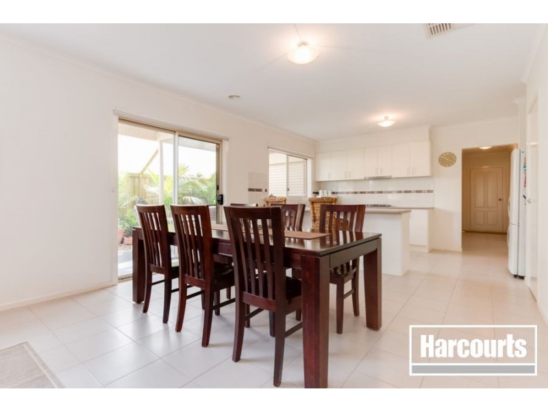 15 Bushranger Boulevard, Cranbourne East VIC 3977