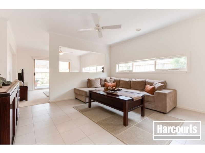 15 Bushranger Boulevard, Cranbourne East VIC 3977