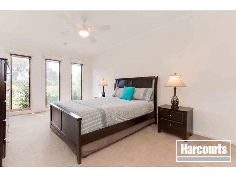 15 Bushranger Boulevard, Cranbourne East VIC 3977