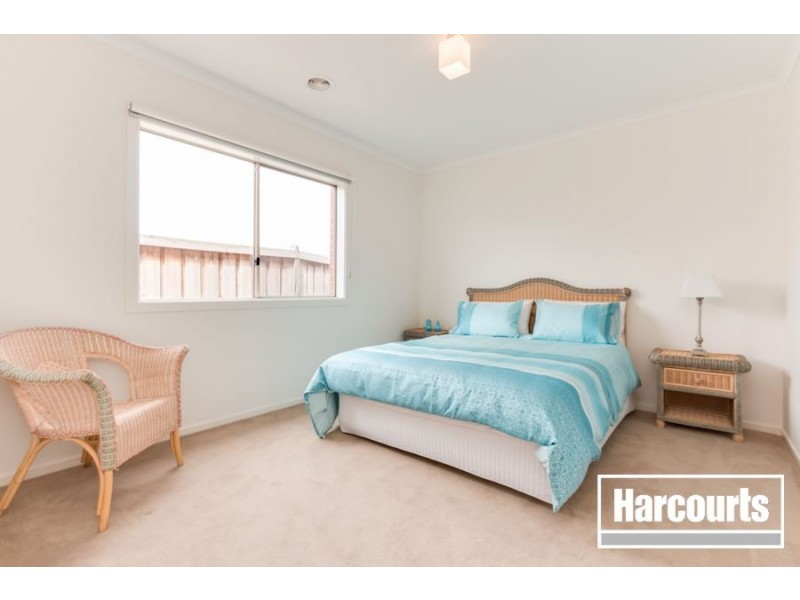 15 Bushranger Boulevard, Cranbourne East VIC 3977
