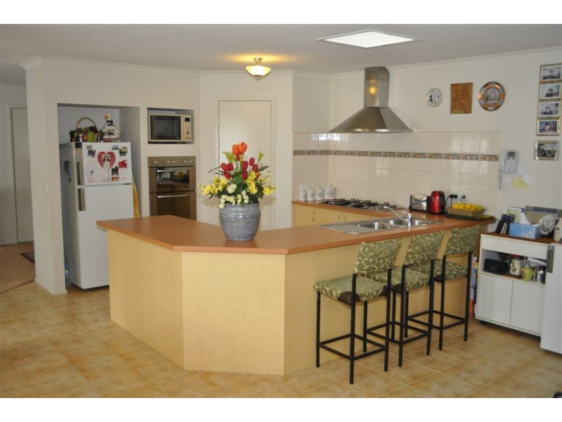 185 Monahans Road, Cranbourne West VIC 3977