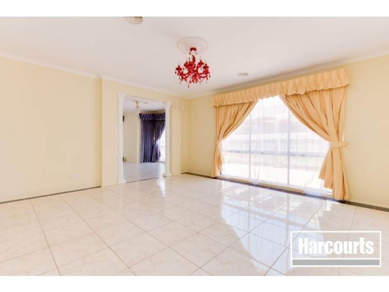 3 Mariner Close, Cranbourne North VIC 3977