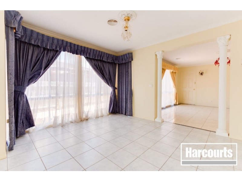 3 Mariner Close, Cranbourne North VIC 3977